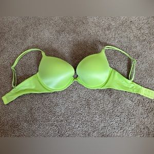 Victoria’s Secret VERY SEXY PUSH-UP 34D